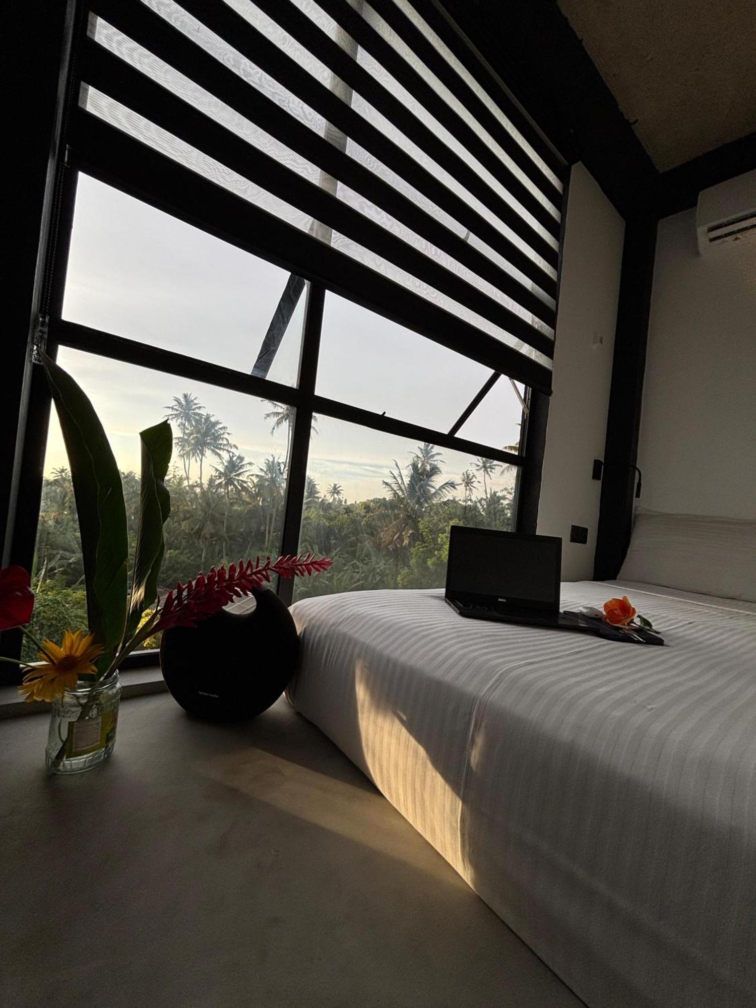Colive Ahangama Bagian luar foto